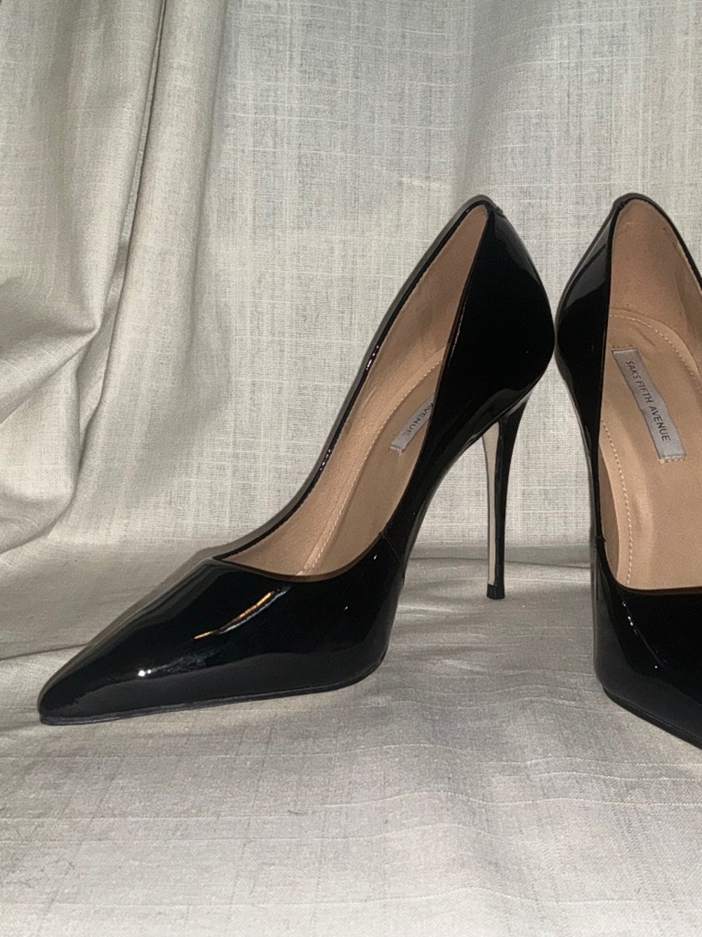 🖤 Saks Fifth Avenue Black Patent Leather Pointed-Toe Stiletto Pumps — Size 8